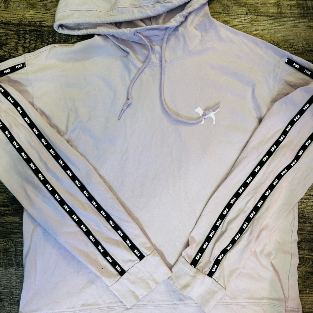 VS PINK 💜CAMPUS LOGO LIGHTWEIGHT LS HOODED TOP - Picture 6 of 7